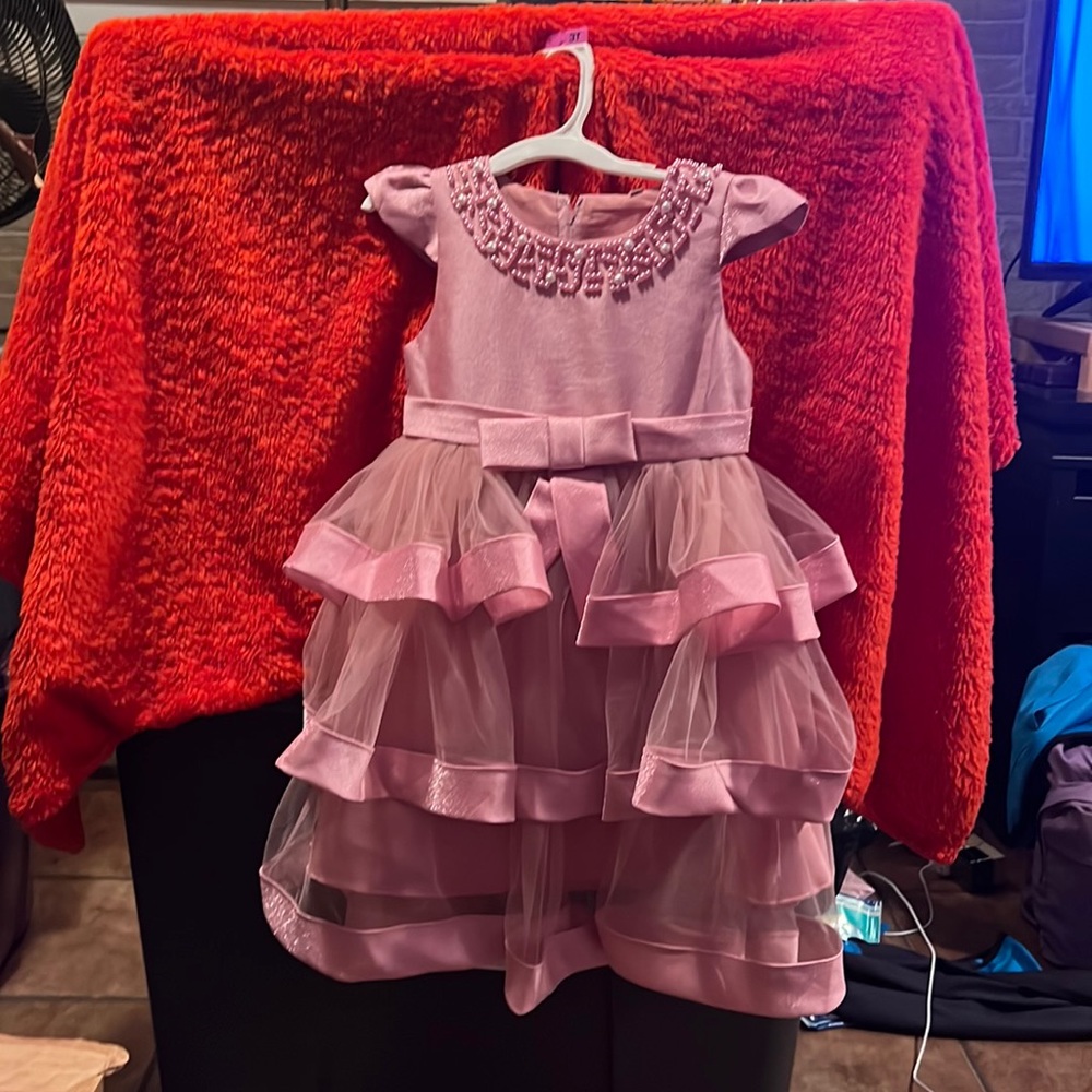 Rose pink with pearl and rose beads dress size 6 one time on